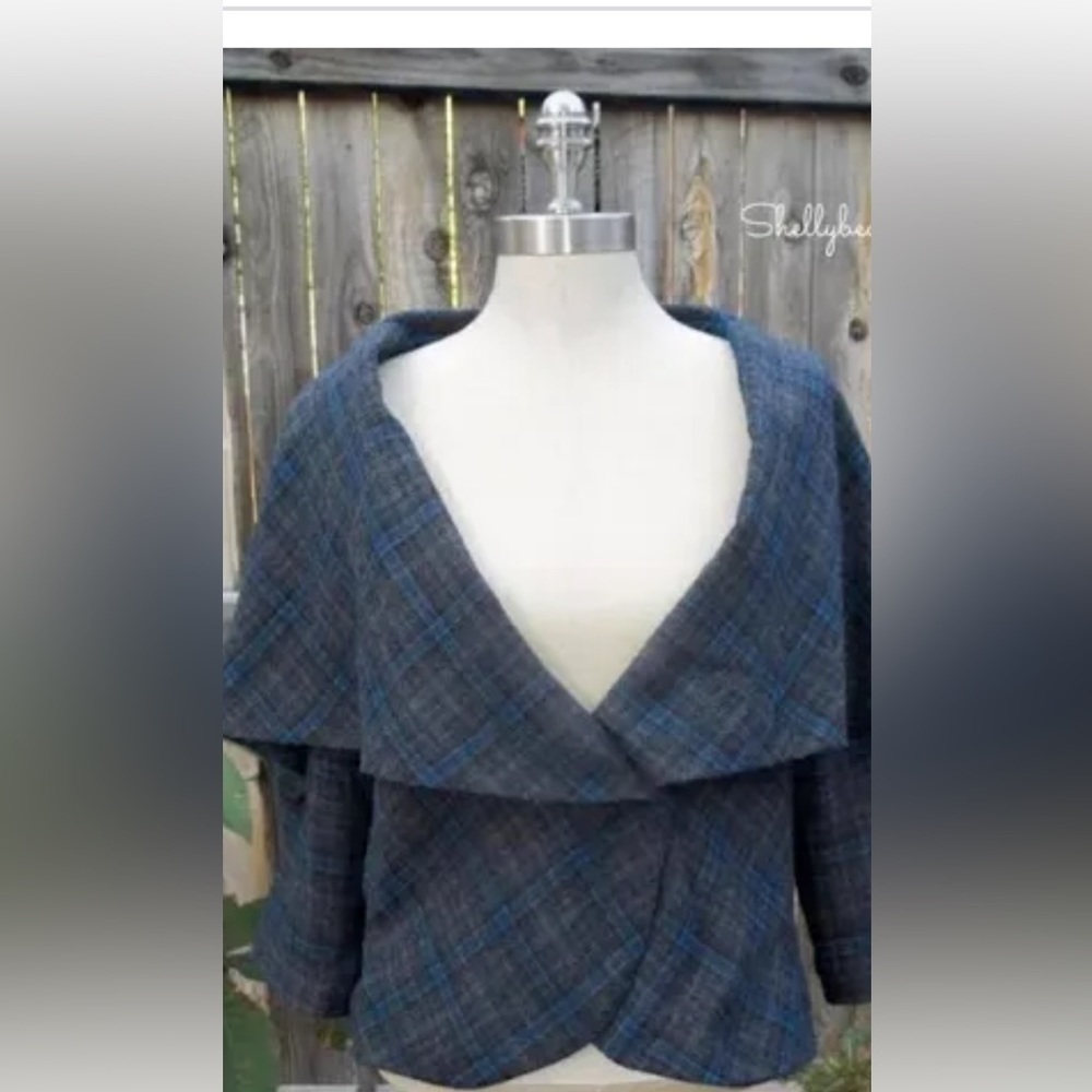Cabi jacket dark gray with Teal plaid great wide collar and teal lining